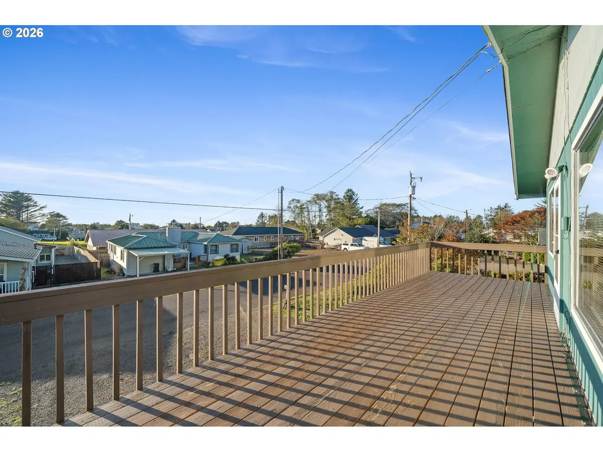 126 N HARBOR ST, Rockaway Beach, OR 97136