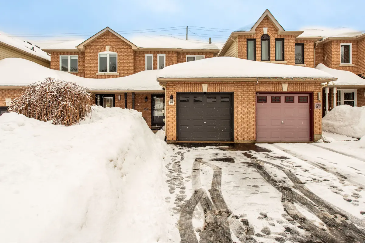 67 Hawthorne CRES, Barrie, ON L4N 9Y8