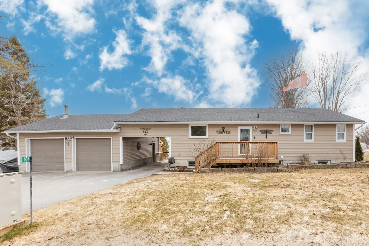 104 Cameron DR, Kawartha Lakes, ON K0M 1G0