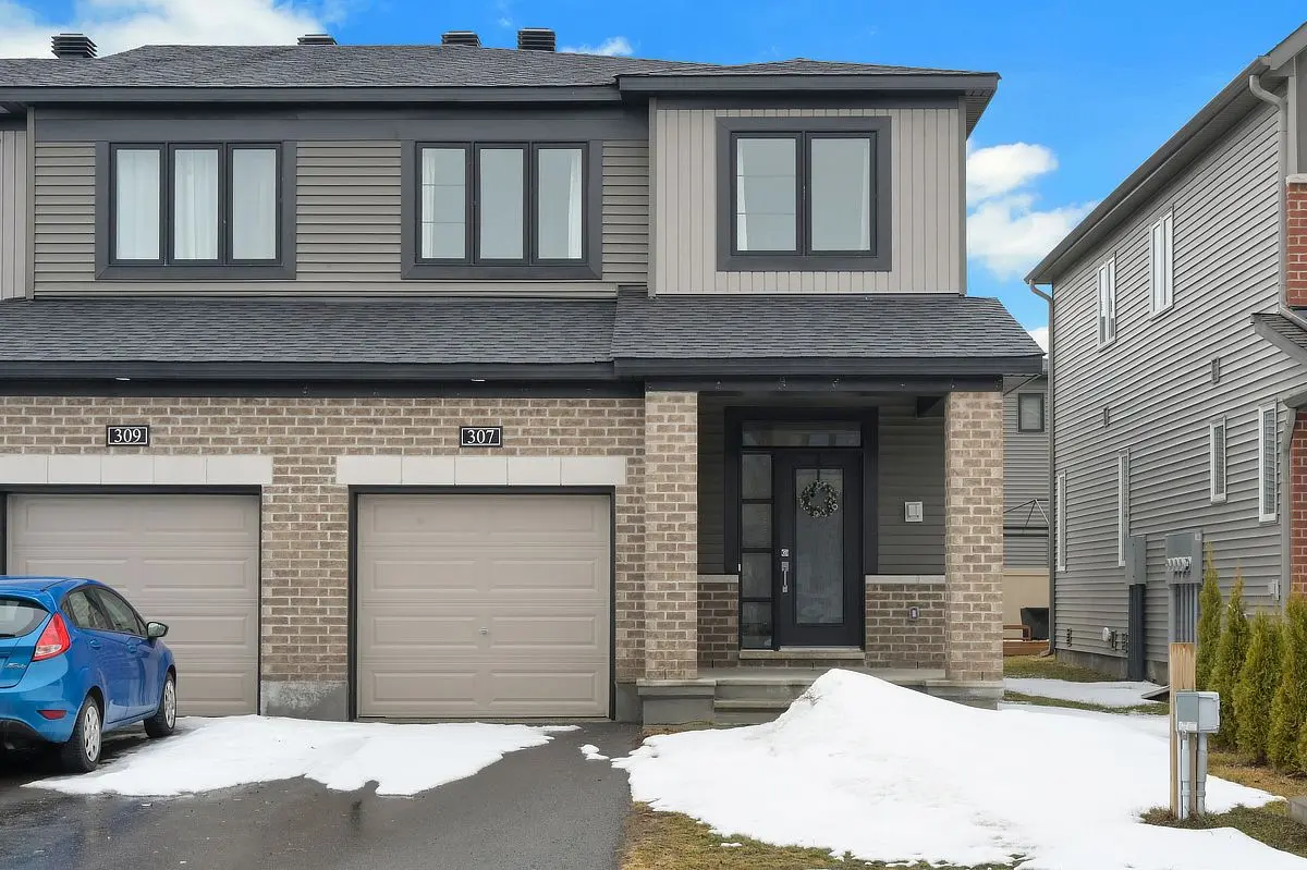 307 Drumlish LN, Barrhaven, ON K2J 6Y2
