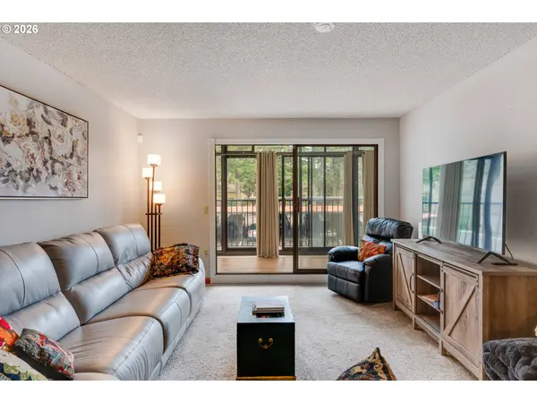 45 EAGLE CREST DR #311, Lake Oswego, OR 97035