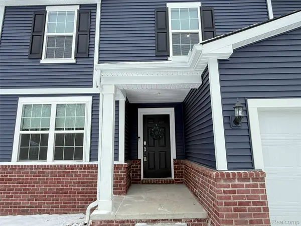 9171 Dogwood LN, Dexter, MI 48130