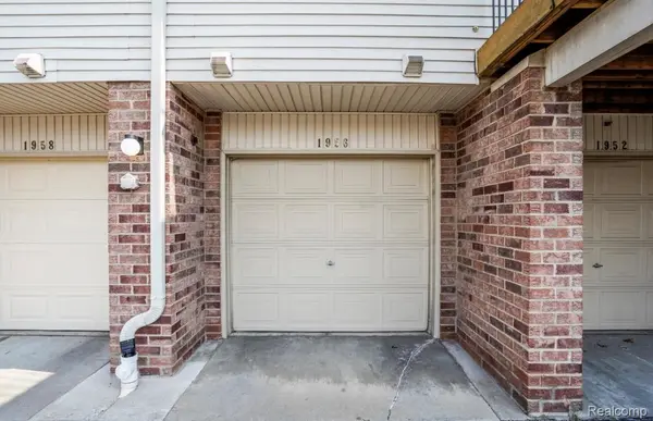 1956 Campau Farms CIR, Detroit, MI 48207