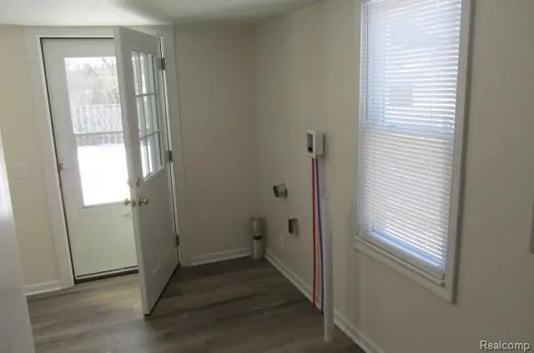 6533 Cloverton DR, Waterford Charter Township, MI 48329