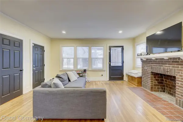 2494 Hazelwood ST, Detroit, MI 48206