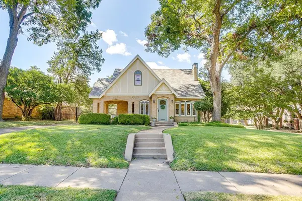 3000 6th Avenue, Fort Worth, TX 76110