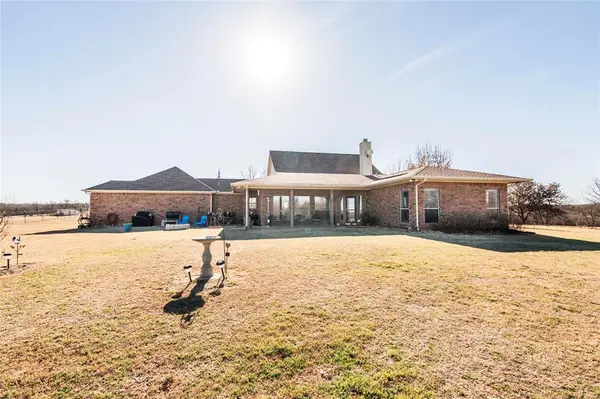 2168 Fruitland Road, Sunset, TX 76270