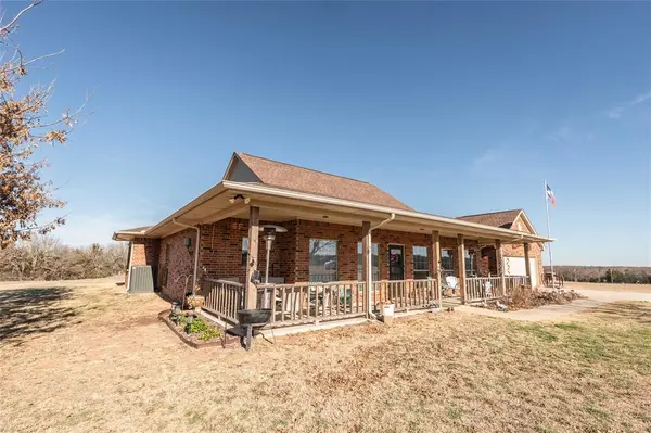 2168 Fruitland Road, Sunset, TX 76270