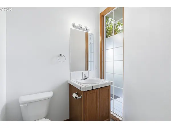 5718 SE STEELE ST, Portland, OR 97206