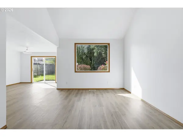 5718 SE STEELE ST, Portland, OR 97206