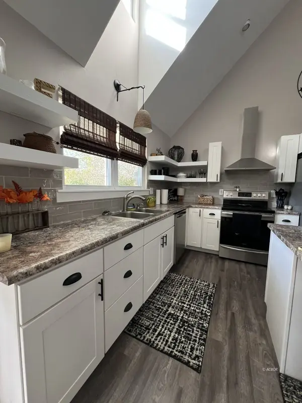 2064 Mace, Albany, OH 45710