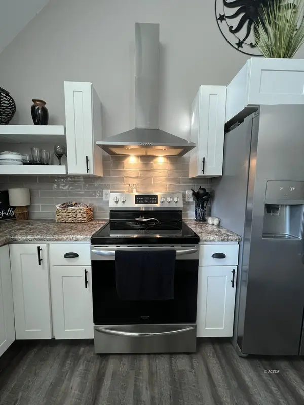 2064 Mace, Albany, OH 45710