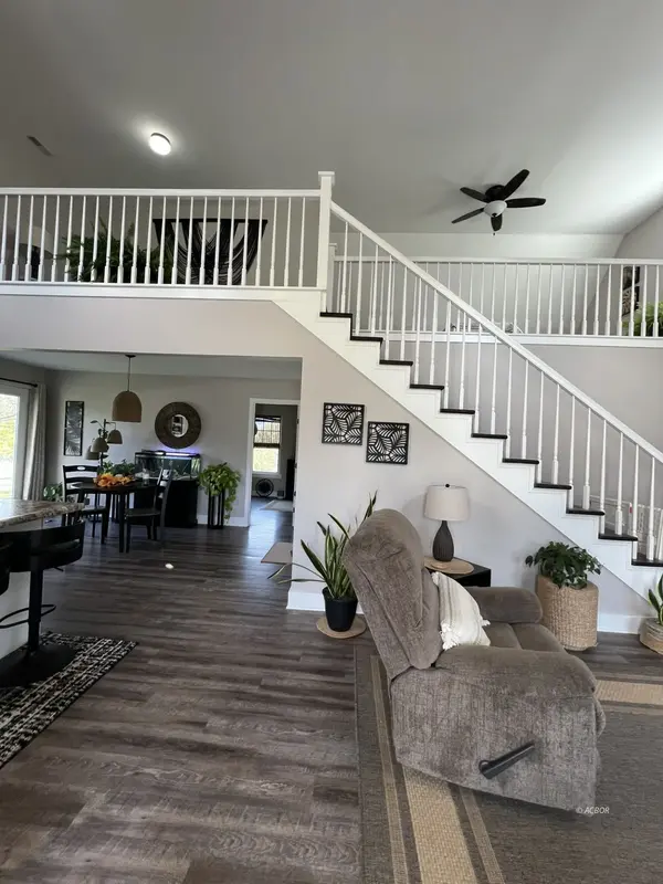 2064 Mace, Albany, OH 45710