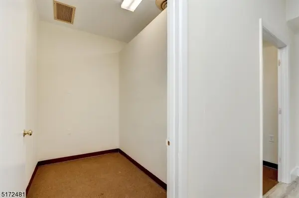 1341 Hamburg Tpke, Wayne Twp., NJ 07470