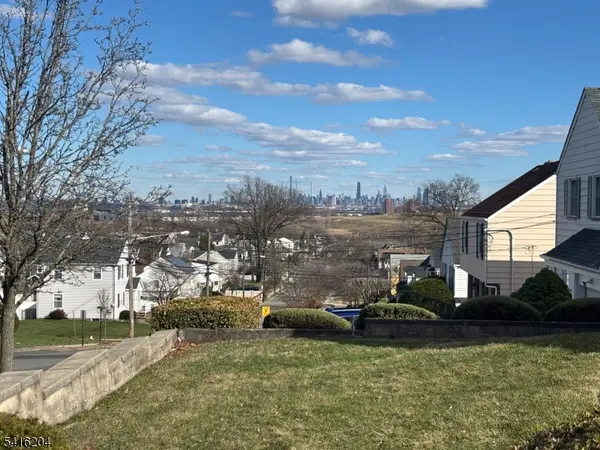 145 Canterbury Ave, North Arlington Boro, NJ 07031