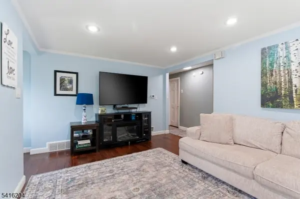 145 Canterbury Ave, North Arlington Boro, NJ 07031