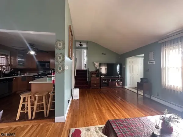 118 Markowitz St, Carteret Boro, NJ 07008