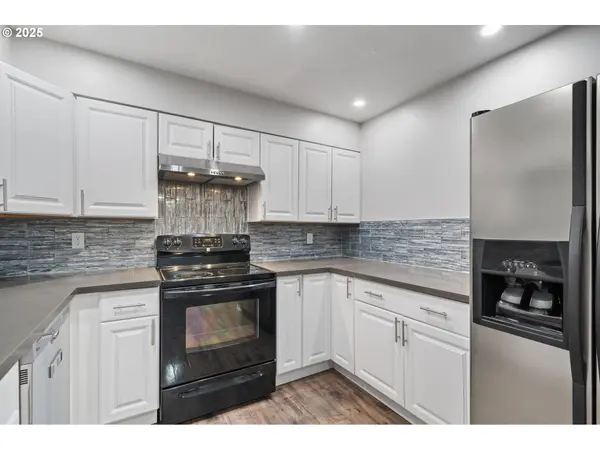 8720 SW TUALATIN RD #110, Tualatin, OR 97062