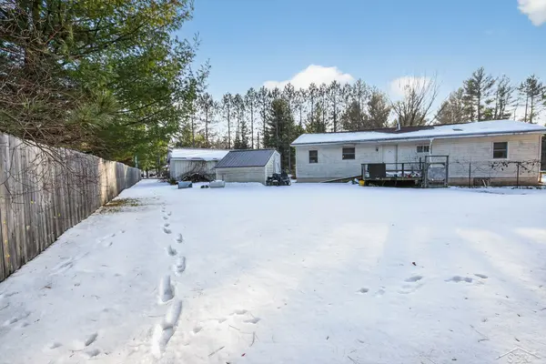 2559 E Pine River TRL, Mikado, MI 48745