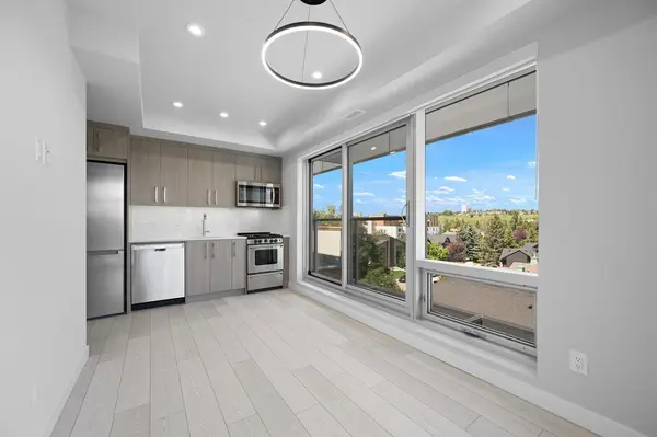 110 18A ST NW #402, Calgary, AB T2N 5G5