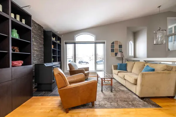 2912 65 Avenue PL, Lloydminster, AB T9V 3H5