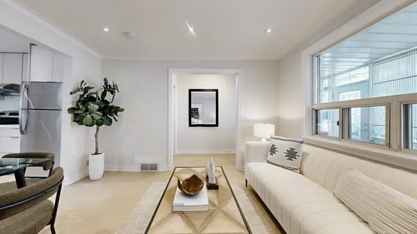 496 Northcliffe BLVD, Toronto C03, ON M6E 3L5