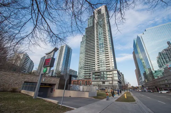 5162 Yonge ST #1001, Toronto C07, ON M2N 0E9