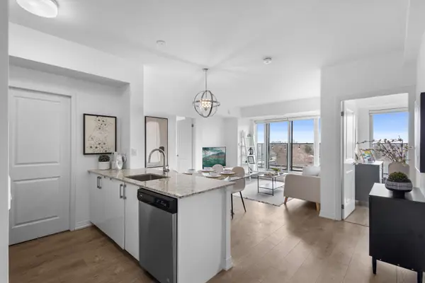 741 Sheppard AVE W #701, Toronto C06, ON M3H 0C9