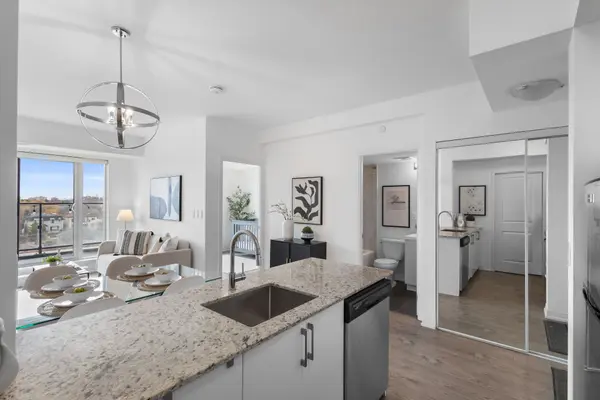 741 Sheppard AVE W #701, Toronto C06, ON M3H 0C9