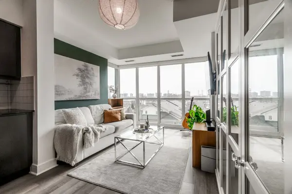 35 Brian Peck CRES #515, Toronto C11, ON M4G 0A5