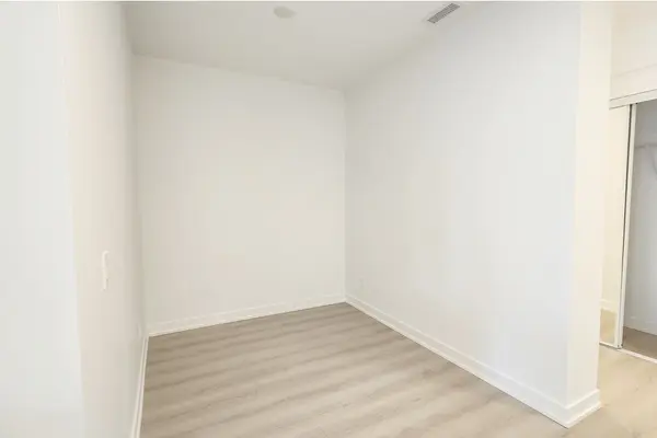 100 Queen ST E #1005, Toronto C08, ON M5C 0B5