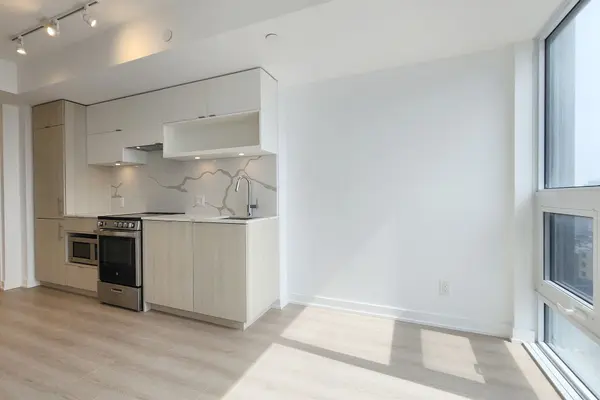 100 Queen ST E #1710, Toronto C08, ON M5C 0B5