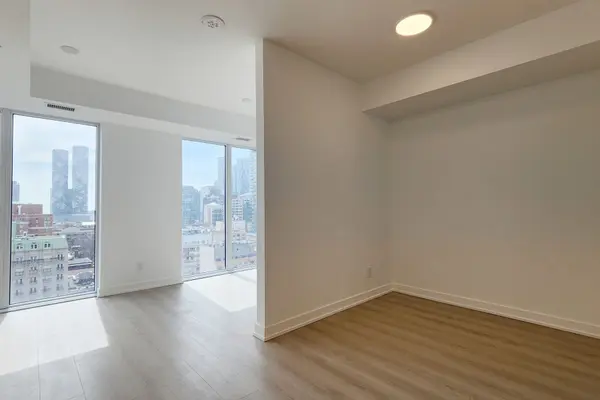 100 Queen ST E #1710, Toronto C08, ON M5C 0B5