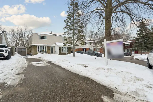 243 Coventry CT, Oshawa, ON L1G 6H4