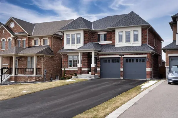 1952 Queensbury DR, Oshawa, ON L1K 0S1