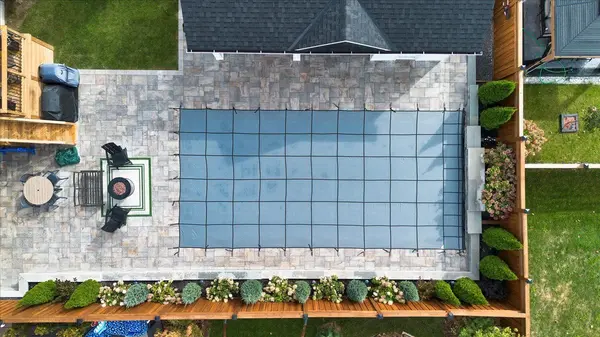 1952 Queensbury DR, Oshawa, ON L1K 0S1