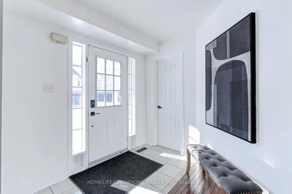 24 Juneau CRES, Whitby, ON L1R 3A3