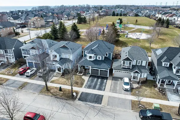 66 Stillwell LN, Clarington, ON L1B 1R4