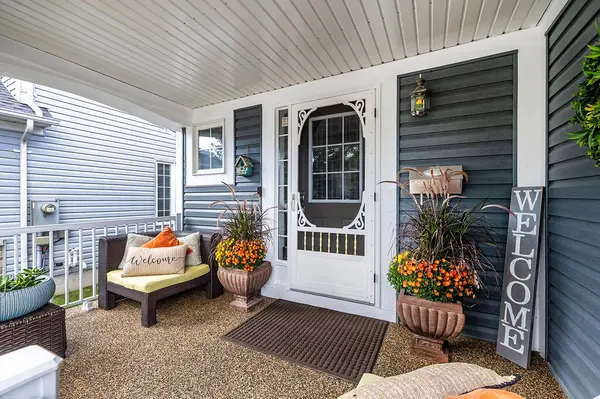 66 Stillwell LN, Clarington, ON L1B 1R4