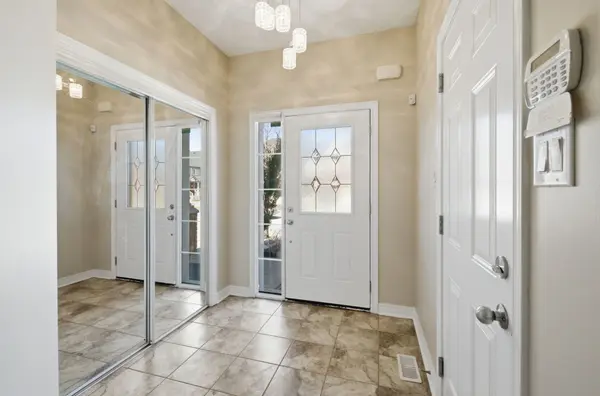 39 Keywood ST, Ajax, ON L1Z 2E5