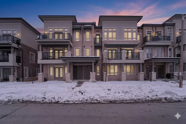105 Kayla CRES #10, Vaughan, ON L6A 4W3
