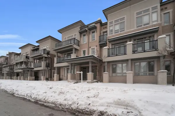 105 Kayla CRES #10, Vaughan, ON L6A 4W3
