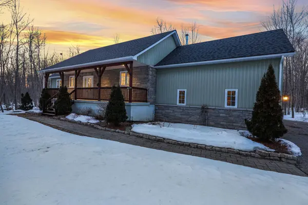 100 Gerhardt RD, Tay, ON L0K 2C0