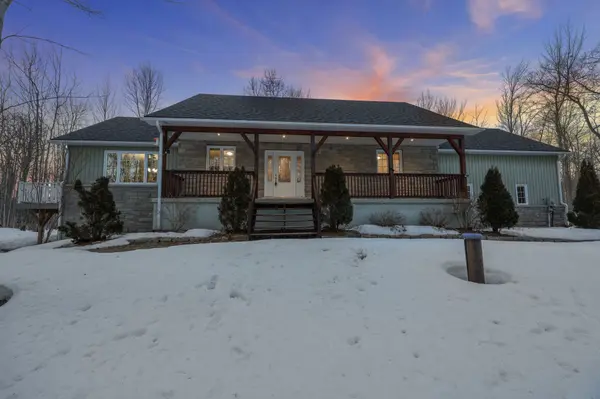 100 Gerhardt RD, Tay, ON L0K 2C0