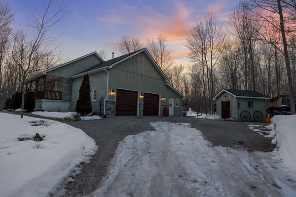 100 Gerhardt RD, Tay, ON L0K 2C0