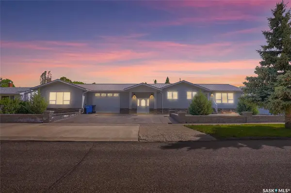 110 3rd AVENUE W, Gravelbourg, SK S0H 1X0