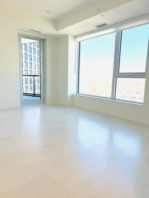 60 Central Park Roadway N/A #1612, Toronto W08, ON M9A 0E6