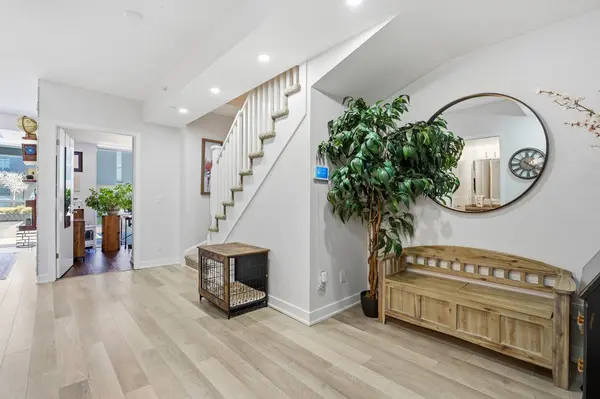 5220 Dundas ST #D211, Burlington, ON L7L 0J4