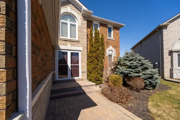 4 Vantagebrook CT, Caledon, ON L7E 1J3