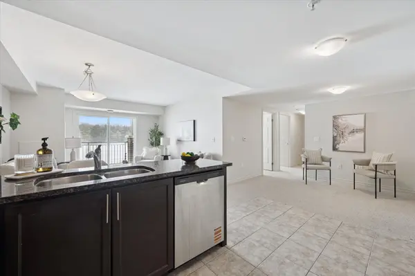 45 Kingsbury SQ #406, Guelph, ON N1L 0L2